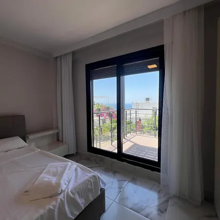 Lueks Deniz Ve Doga Manzarali Yazlik Ev *