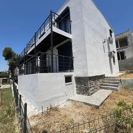 Lueks Deniz Ve Doga Manzarali Yazlik Ev בית נופש *